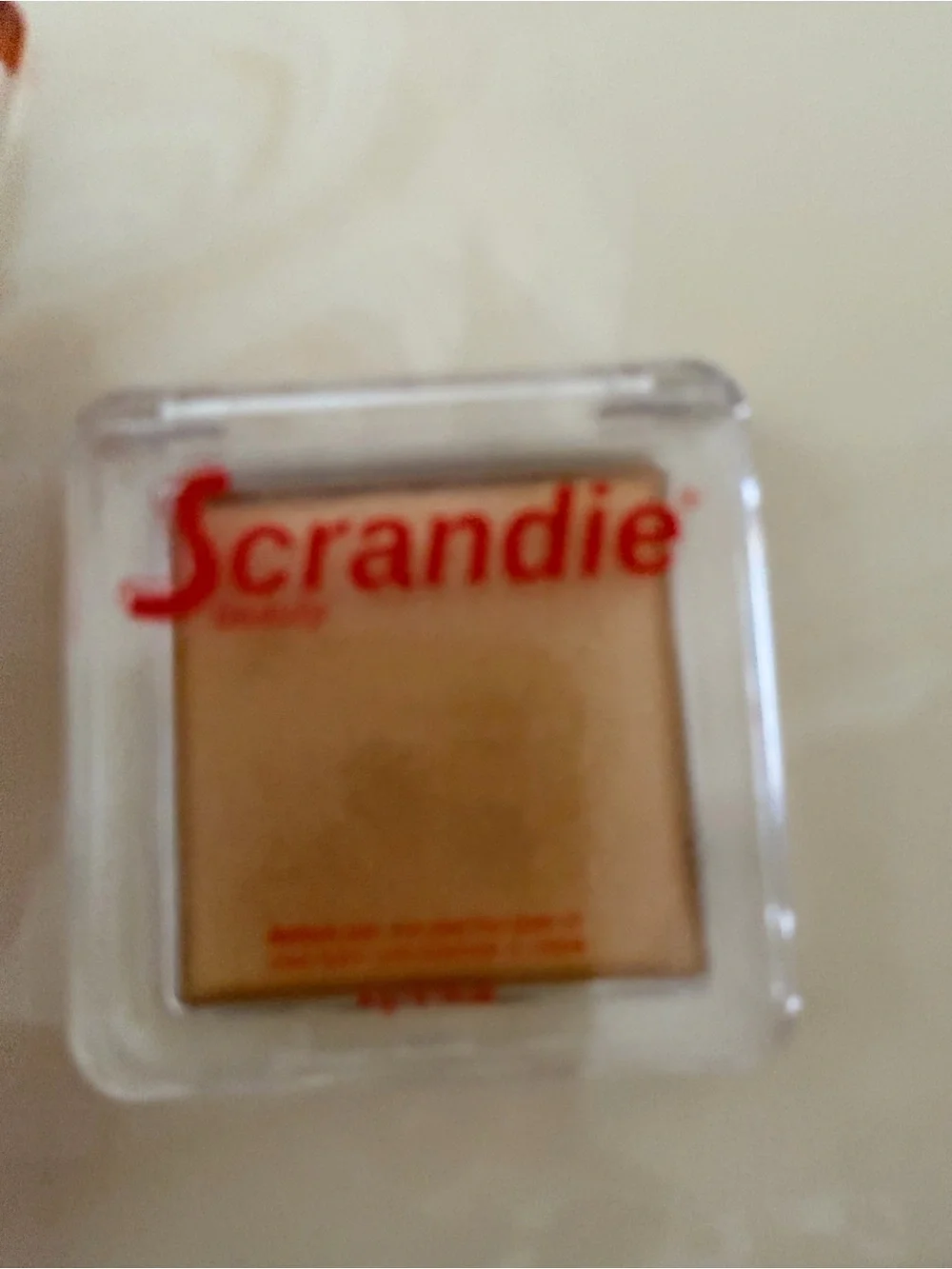 Scrandie Beauty Highlighter Compact in Champagne + Brush